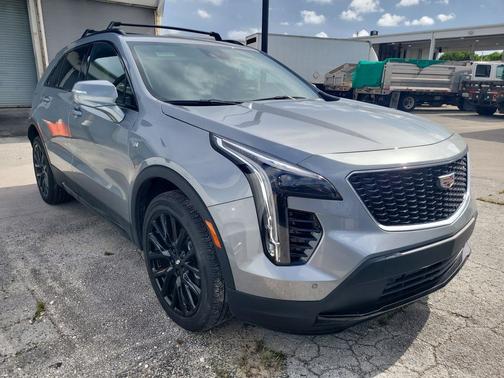 Argent Silver Metallic 2023 Cadillac XT4 Sport