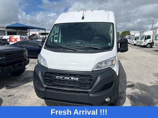 Bright White Clearcoat 2024 RAM ProMaster 2500 Tradesman