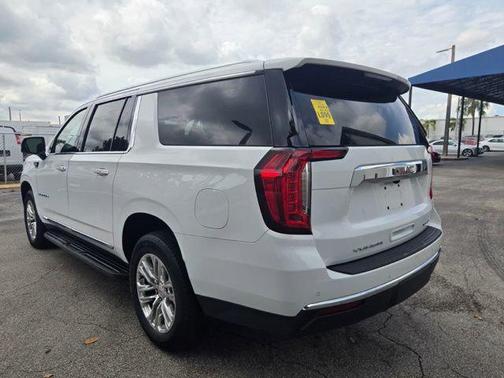 2022 GMC Yukon XL SLT