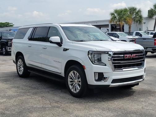 2022 GMC Yukon XL SLT