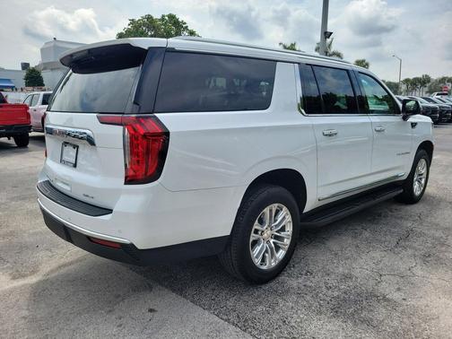 2022 GMC Yukon XL SLT