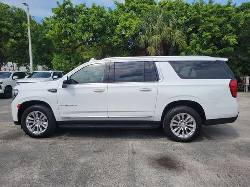 2022 GMC Yukon XL SLT