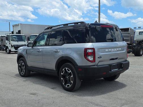ICONIC SILVER METALLIC 2023 Ford Bronco Sport Outer Banks