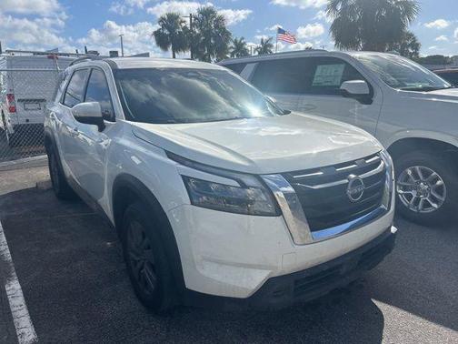 2024 Nissan Pathfinder SV FWD