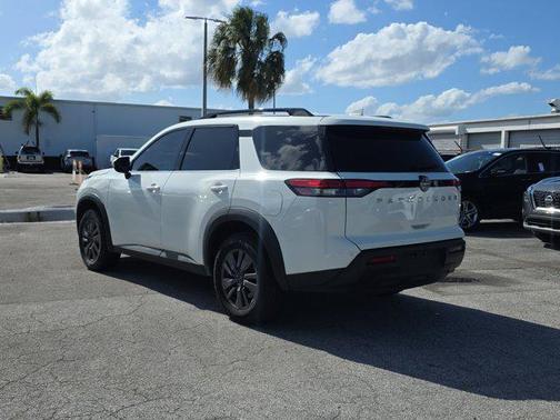 2024 Nissan Pathfinder SV FWD