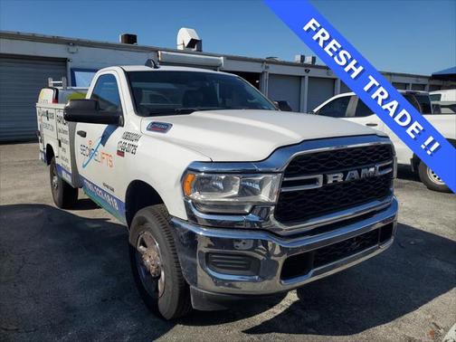 2022 RAM 2500 Tradesman Regular Cab 4x4 8' Box