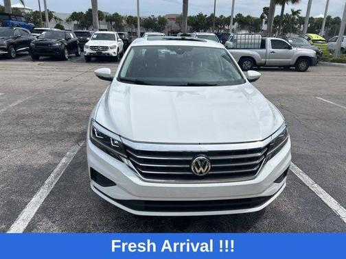 Pure White 2021 Volkswagen Passat 2.0T SE
