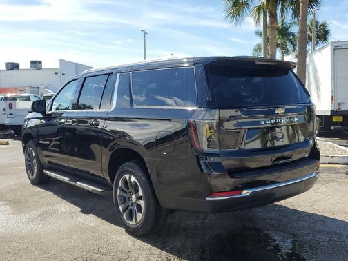 2026 Chevrolet Suburban LT