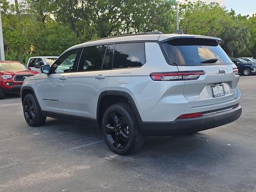 Silver Zynith 2023 Jeep Grand Cherokee L Altitude