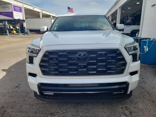 Wind Chill Pearl 2024 Toyota Sequoia Platinum