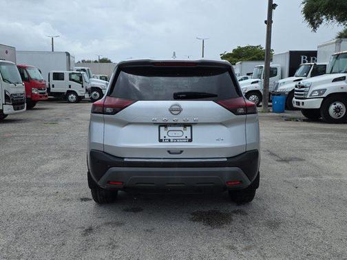 Brilliant Silver Metallic 2022 Nissan Rogue SV
