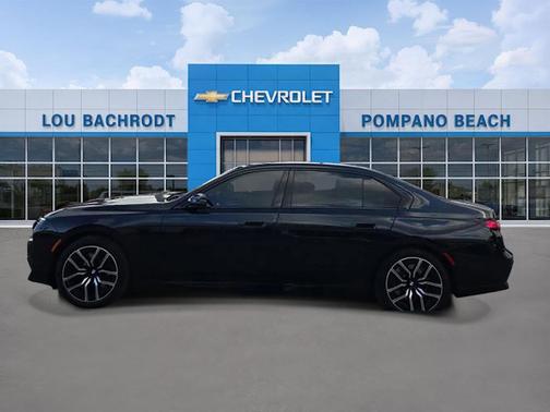 Carbon Black Metallic 2023 BMW 740 i