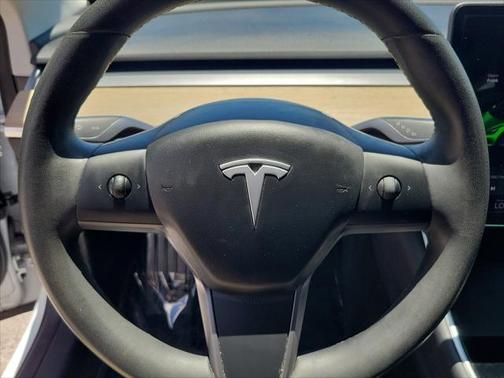 2019 Tesla Model 3 Mid Range