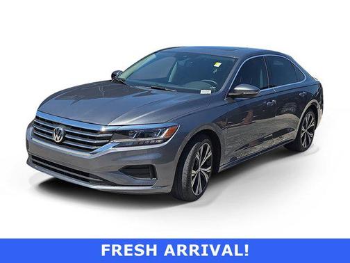 Platinum Gray Metallic 2021 Volkswagen Passat 2.0T SE
