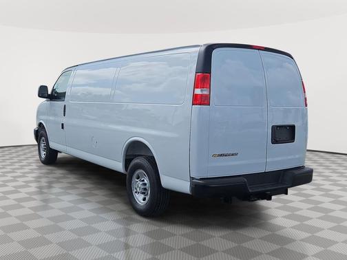 2025 Chevrolet Express 2500 RWD 2500 Extended Wheelbase WT