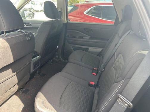 2025 Nissan Pathfinder SV FWD