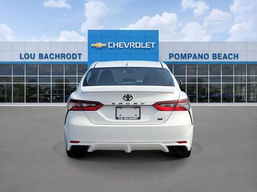 Super White 2021 Toyota Camry SE