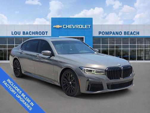 Bernina Grey Amber Effect Metallic 2022 BMW 740 i