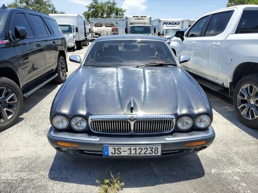 2000 Jaguar XJ Vanden Plas