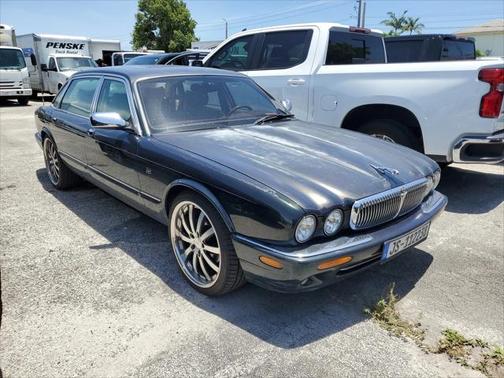 2000 Jaguar XJ Vanden Plas
