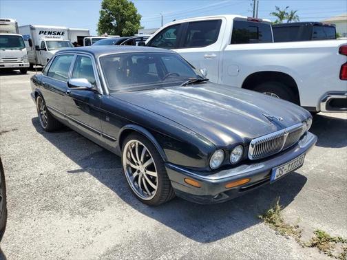 2000 Jaguar XJ Vanden Plas