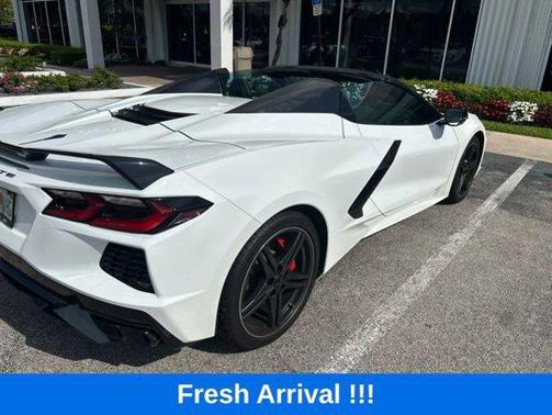 Arctic White 2024 Chevrolet Corvette Stingray w/3LT