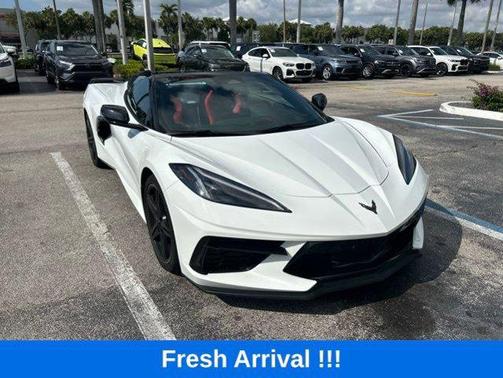 Arctic White 2024 Chevrolet Corvette Stingray w/3LT