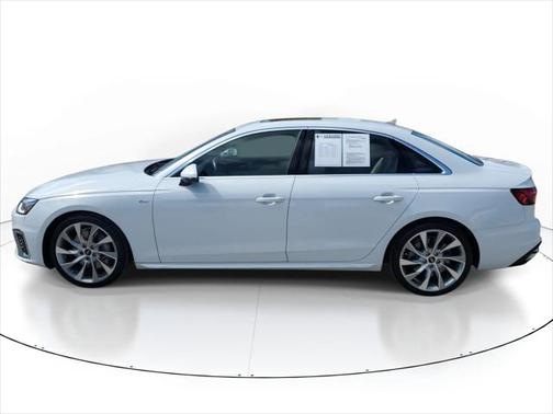 2022 Audi A4 45 S line Premium Plus