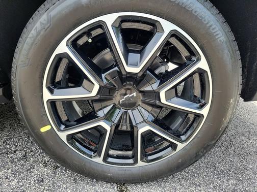 2025 Chevrolet Suburban RST