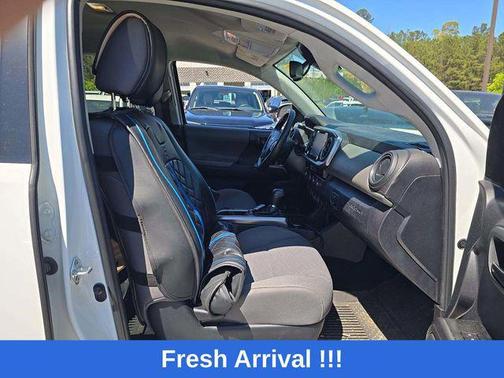 Ice Cap 2023 Toyota Tacoma SR5