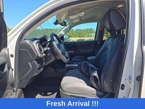 Ice Cap 2023 Toyota Tacoma SR5