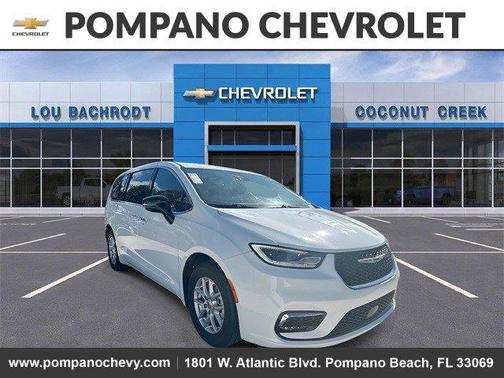 2024 Chrysler Pacifica Touring