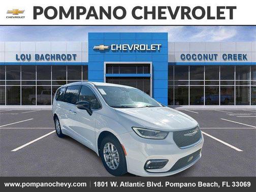 2024 Chrysler Pacifica Touring