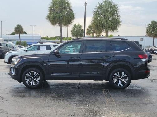 Deep Black 2024 Volkswagen Atlas 2.0T SE