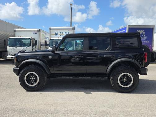 SHADOW BLACK 2022 Ford Bronco Big Bend