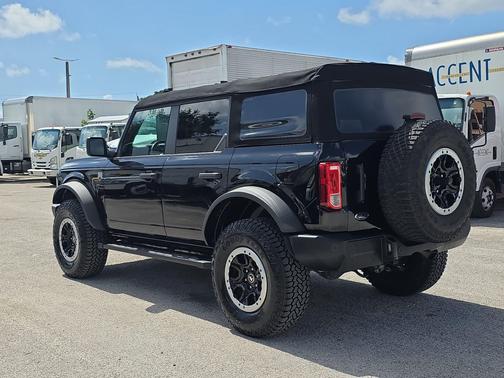 SHADOW BLACK 2022 Ford Bronco Big Bend