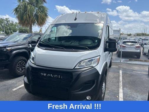 Bright White Clearcoat 2025 RAM ProMaster 2500 Tradesman