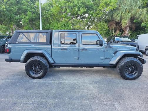 2024 Jeep Gladiator Nighthawk