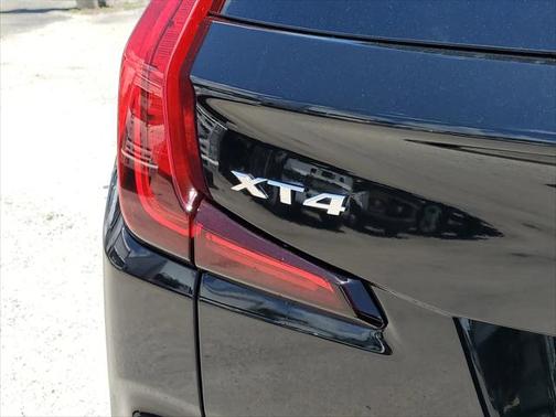 2023 Cadillac XT4 Luxury