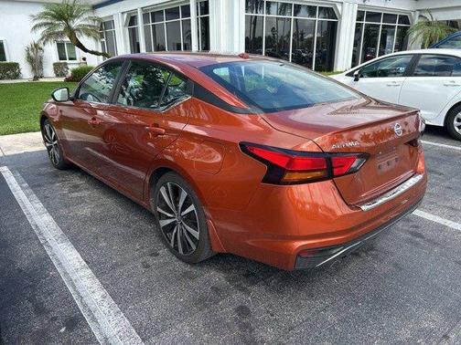 2022 Nissan Altima SR FWD