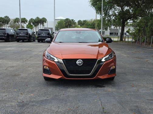 2022 Nissan Altima SR FWD