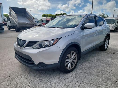 Brilliant Silver 2018 Nissan Rogue Sport S