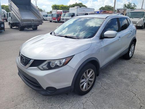 Brilliant Silver 2018 Nissan Rogue Sport S