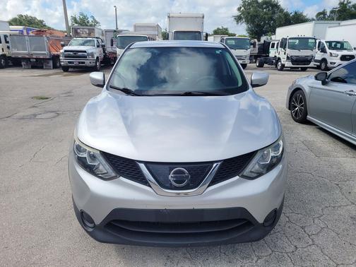 Brilliant Silver 2018 Nissan Rogue Sport S