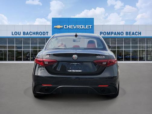 Vulcano Black Metallic 2022 Alfa Romeo Giulia Ti
