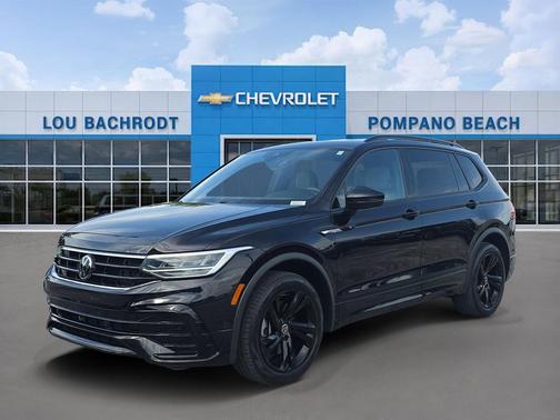 Deep Black 2023 Volkswagen Tiguan 2.0T SE R-Line Black