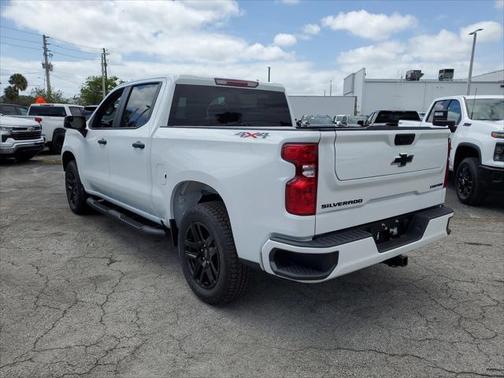 2025 Chevrolet Silverado 1500 Custom