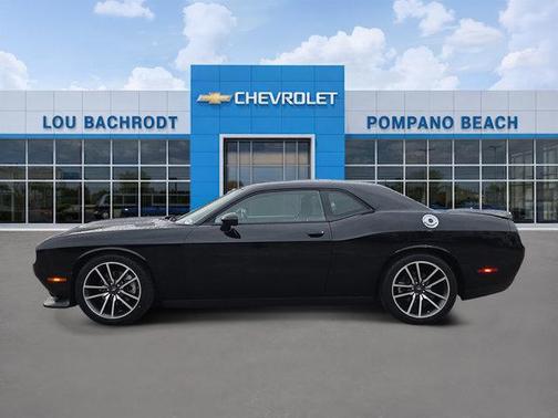 Pitch Black Clearcoat 2022 Dodge Challenger R/T