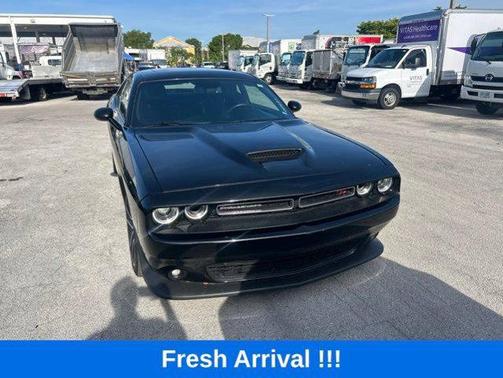 Pitch Black Clearcoat 2022 Dodge Challenger R/T