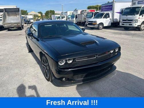 Pitch Black Clearcoat 2022 Dodge Challenger R/T